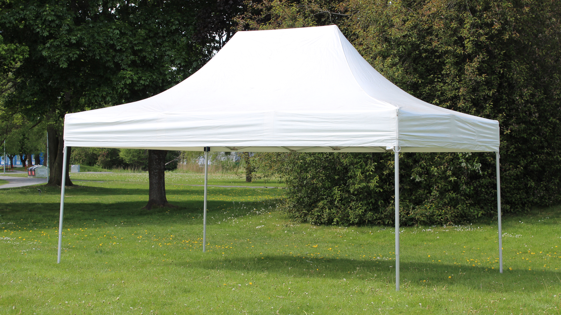 TÄLT POP-UP XP 8×6M - Ett snabbtält som klarar närmast permanent uppställning. Denna typ används på bl.a. skidorter, eventturnéer, uteserveringar mm. Speciellt lämplig storlek för att koppla ihop flera tält till ettt större. TÄLT POP-UP XP 8×6M - Bild 4