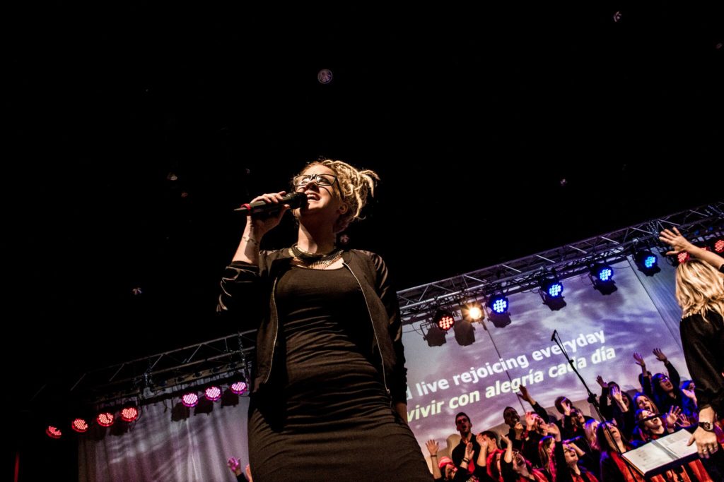 KÖRSLAG FÖR FÖRETAG - Vår populära workshop Körslag för företag är en rolig och fartfylld teambuildingaktivitet under kickoffen, konferensen eller firmafesten och den leder garanterar till många skratt. wiborg6 preview - Vår populära workshop Körslag för företag är en rolig och fartfylld teambuildingaktivitet under kickoffen, konferensen eller firmafesten och den leder garanterar till många skratt.