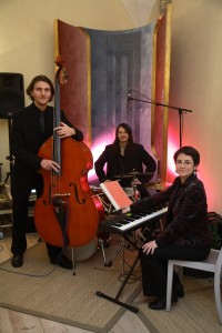 Mindoors Jazz band - Mindoors Jazz Band erbjuder stilful Jazz i toppklass till alla typer av events. Från ett enkelt piano till ett helt jazz-band. Bandet spelar Jazz evergreens, Bossa Nova, Soft Jazz och stämningsfull bakgrundsmusik. Perfekt om man vill ha ett mysigt mingel eller intim atmosfär och stämning