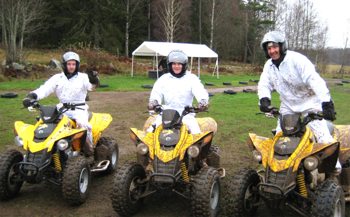 Personal aktiviteter 2 e1562073878902 - Komplett teknisk uthyrning för festivaler – inomhus och utomhus. Vi hyr ut mobila scener i olika storlekar och all teknik du behöver för en lyckad festival: PA-system, monitorer, mixerbord, trådlösa mikrofoner, rörliga lampor, LED-skärmar, pyroteknik och mycket mer.