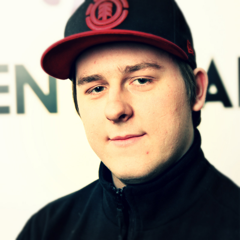 Eventkraft personal AlfonsM1 - Fastighetsbolaget Lustgården med Gunnar Järvhammar i spetsen har satsat stort på det nya Solåsen-området i Jönköping. Under 2014 har stora butikskedjor som XXL Vildmark, Rusta, Leos Lekland, Lager 157 m.fl. tillkommit.