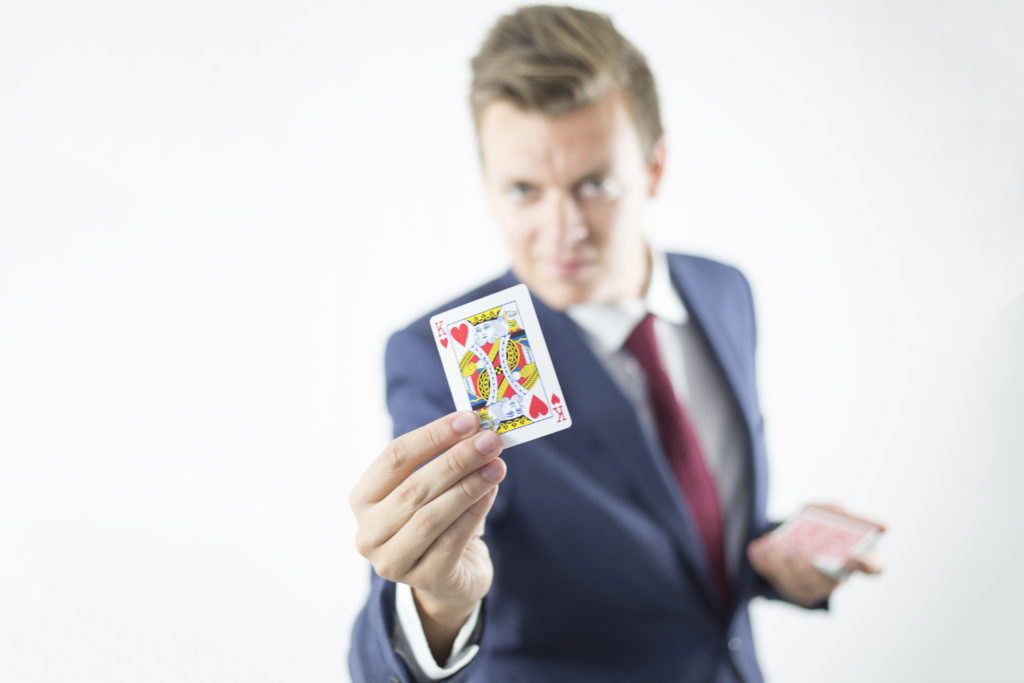 Douglas Nordenbelt - Douglas Nordenbelt, magikern och underhållaren som tog svenska folket med storm efter sin succé i TV-programmet Talang. Bianca Ingrosso hyllade honom och sa ”Det bäst jag har sett”, till och med den mycket svårflörtade Alexander Bard fick vika sig för Douglas och beskrev hans magi som ”Fräsch, ny och modern!” douglas2 - Douglas Nordenbelt, magikern och underhållaren som tog svenska folket med storm efter sin succé i TV-programmet Talang. Bianca Ingrosso hyllade honom och sa ”Det bäst jag har sett”, till och med den mycket svårflörtade Alexander Bard fick vika sig för Douglas och beskrev hans magi som ”Fräsch, ny och modern!”