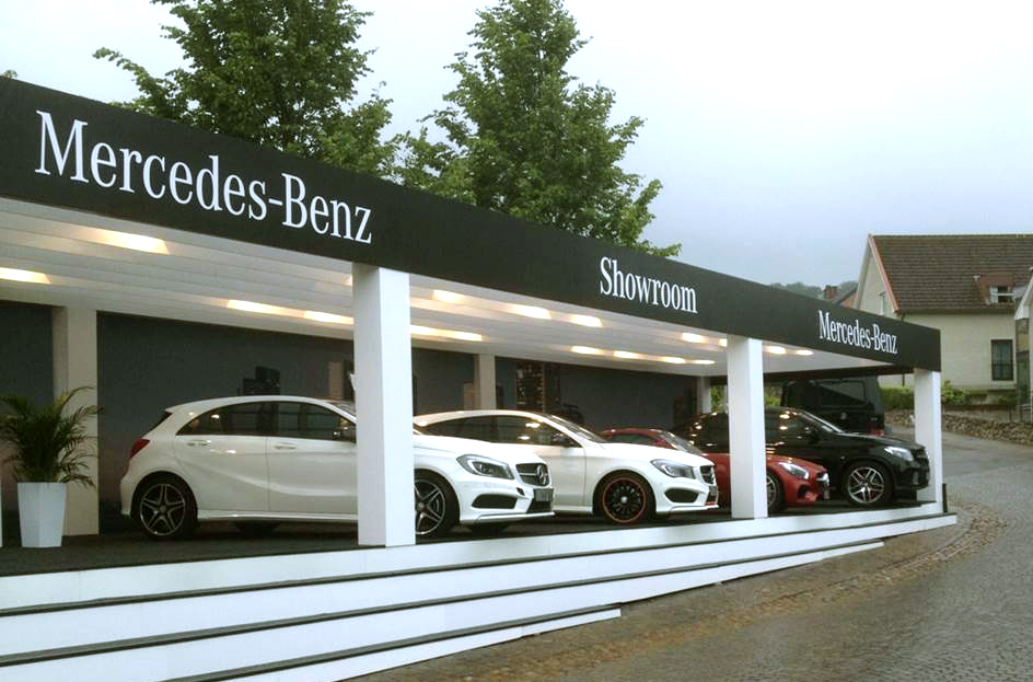 Mercedes Eventkraft 7 - Oavsett om du planerar en exklusiv produktlansering av en ny bilmodell eller en imponerande monter på ett bilexpo, ser vi till att varje detalj är optimerad för att framhäva din bils innovation, stil och prestanda. Med kreativ belysning som lyfter fram linjer och design, kraftfullt ljud som förstärker känslan av rörelse, och tekniska lösningar som imponerar, skapar vi en miljö som låter dina bilar ta centrum i rampljuset.