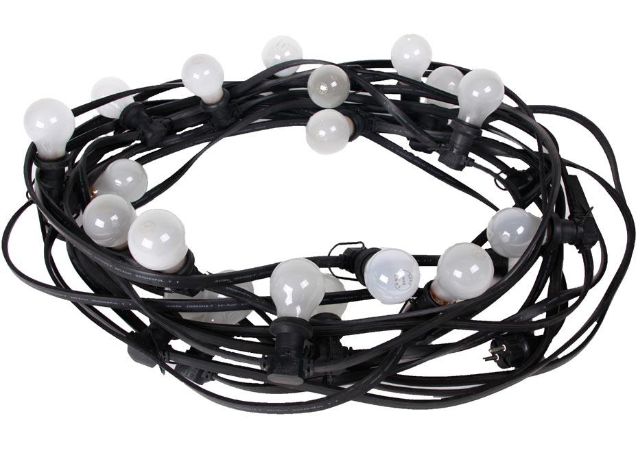 Ljusslinga 20m vitF - Eventkraft hjälper gärna till vid arrangemang av bröllopsfester. Inte nog med att vi bokar artister och underhållning som kan bidra till en minnesvärd fest, vi har även en stor mängd utrustning som kan hyras för att förbättra festens förutsättningar.