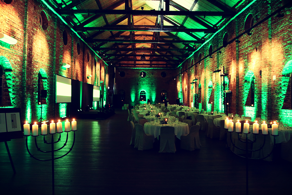 11 - Sortera startades 2007 och har på kort tid gått från att vara en liten lokal svensk aktör med ett fåtal kunder till att bli en känd och väletablerad avfallsentreprenör på den Nordiska marknaden – idag med cirka 8000 aktiva kunder.