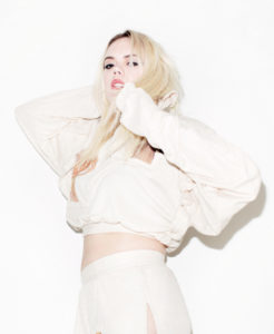 LittleJinder2 - Little Jinders succé kan inte ha undgått någon. Hyllade albumsläpp, medverkan i TV-succén Så mycket bättre, vinnare av Årets pop på Grammisgalan samt på P3 Guldgalan, och så vidare. Med ny musik och ett succéår i bagaget är Little Jinder redo för nya utmaningar – kanske på just ditt event?