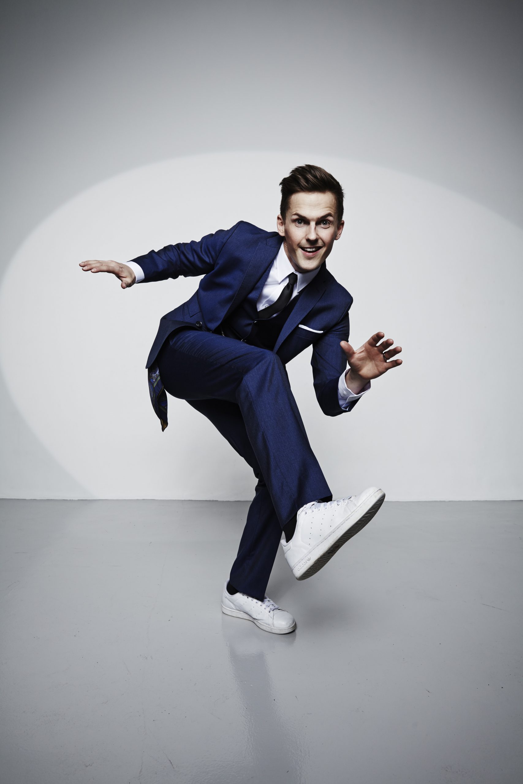 David Lindgren 229 scaled - Eventkraft erbjuder möjlighet för inspelning websändningar när du vill genomföra presentationer, produktlansering, konferens, utbildning, kick-off eller t.o.m. mässa. Vi hjälper dig att nå din publik, dina kunder och medarbetare via stream/video direkt framför skärmen. Ett bra alternativ eller som komplement till fysiska möten.