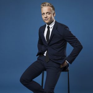 andreas weise - Andreas Weise är en modern artist med rötterna i den traditionella swing- och soulmusiken. Många menar att han är Sveriges svar på Michael Bublé, vilket faktiskt beskriver honom på ett bra sätt. Här kombineras stor musikalitet och röst med en avväpnande och härlig humor som älskas av ung som gammal.