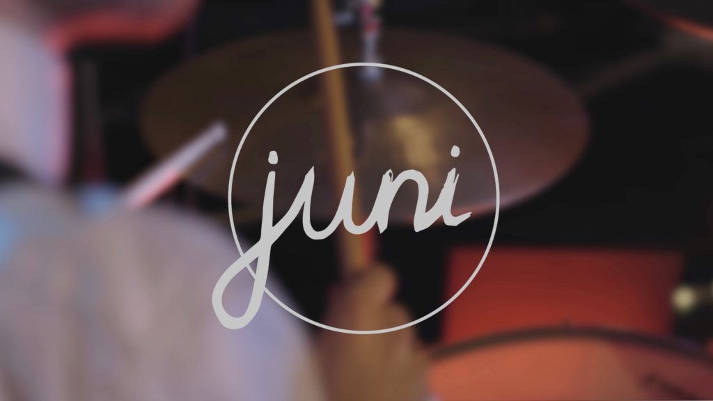 JUNI - Juni är coverbandet på sex medlemmar som möttes i sin delade passion för att stå på scen och sprida glädje. Deras gemensamma meritlista är lång: företagsevent, turnéer i Sverige och Europa, samt diverse proffsproduktioner med olika artister. Juni är bandet som lyser upp er företagsfest, event eller privatfest och ger er en upplevelse ni sent kommer att glömma. De garanterar framträdanden på absolut proffsnivå och arbetar aktivt för att anpassa sig efter era önskemål. juni2 - Juni är coverbandet på sex medlemmar som möttes i sin delade passion för att stå på scen och sprida glädje. Deras gemensamma meritlista är lång: företagsevent, turnéer i Sverige och Europa, samt diverse proffsproduktioner med olika artister. Juni är bandet som lyser upp er företagsfest, event eller privatfest och ger er en upplevelse ni sent kommer att glömma. De garanterar framträdanden på absolut proffsnivå och arbetar aktivt för att anpassa sig efter era önskemål.