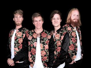 strucky - Strucky Likes är ett flitigt anlitat coverband med sin bas i Halmstad. Efter tio års turnerande har de setts spela på Hotel Tylösands After Beach såväl som Leffes Beachclub, Strand Borgholm, Silver Bullet Bar i Badgastein och mängder av privata fester, bröllop och företagsevents. De har även setts bakom svenska storstjärnor så som Jessica Andersson, Magnus Carlsson och Nanne Grönwall. Repertoaren sträcker sig från de mest uråldriga rock-dängorna, tar en sväng via svensk dansband och schlager för att slutligen hamna i dagens radiohits, allt anpassas efter varje specifikt tillfälle.