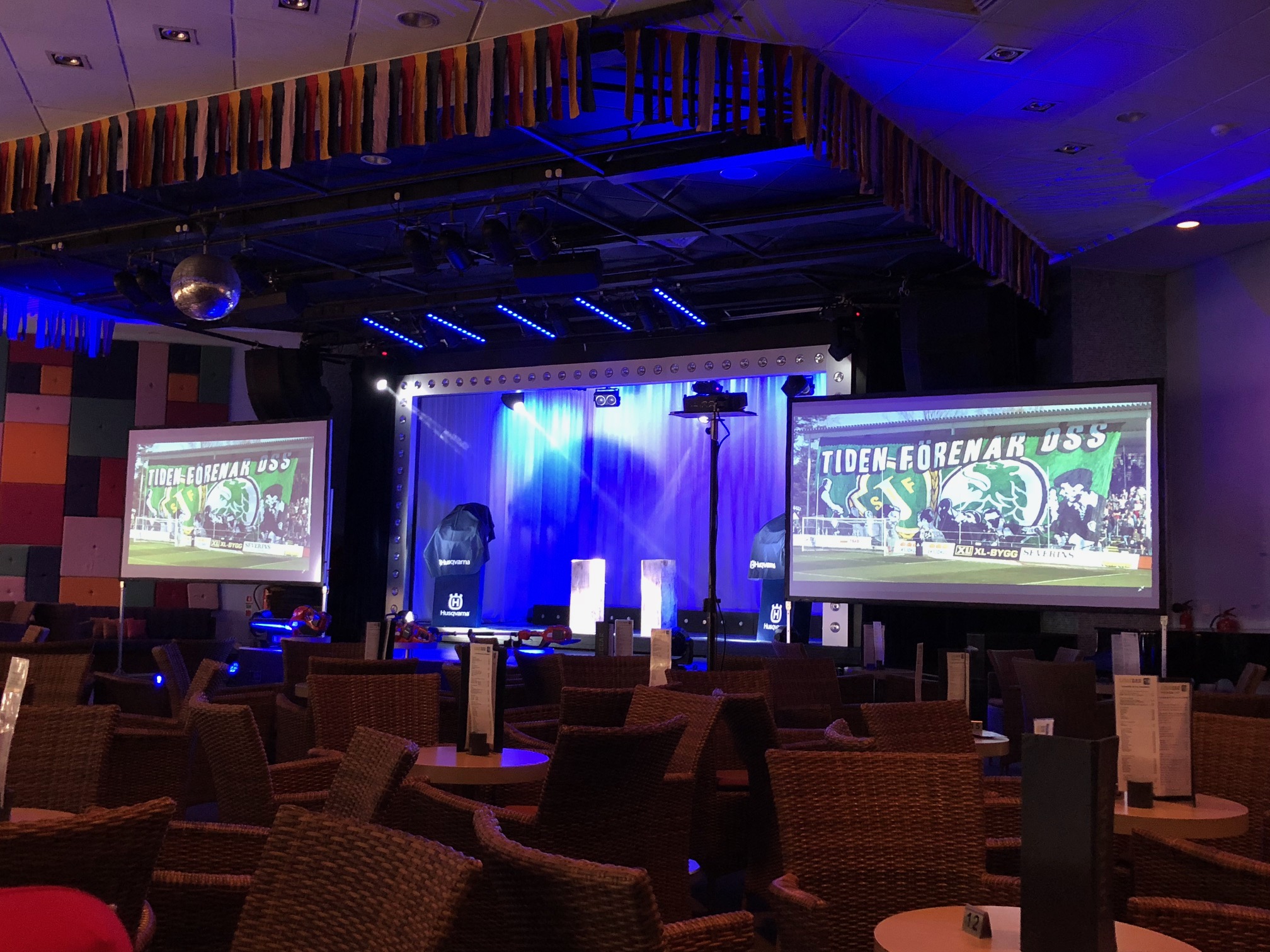 HusqvarnaCypern 2 - Här har vi samlat tips och vår "know how" för dig som planerar att ställa ut på en internationell mässa/expo. Vi går igenom planeringsstadiet, tips för hur du samverkar och får så många som möjligt att besöka din monter samt hur du kan hålla nere dina kostnader.