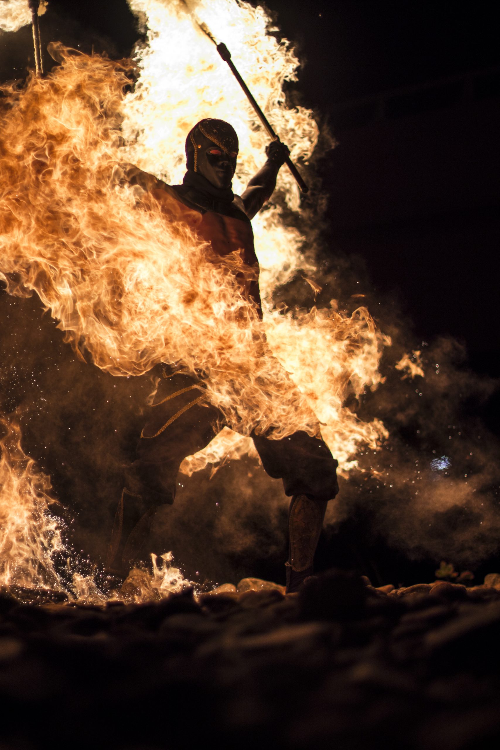 Ignited eldshow 6 scaled - En särskilt populär aktivitet för företag med verksamhet på flera orter. Pittoreska Grännas geografiska placering är den perfekta mötesplatsen mellan Stockholm, Göteborg och Malmö.