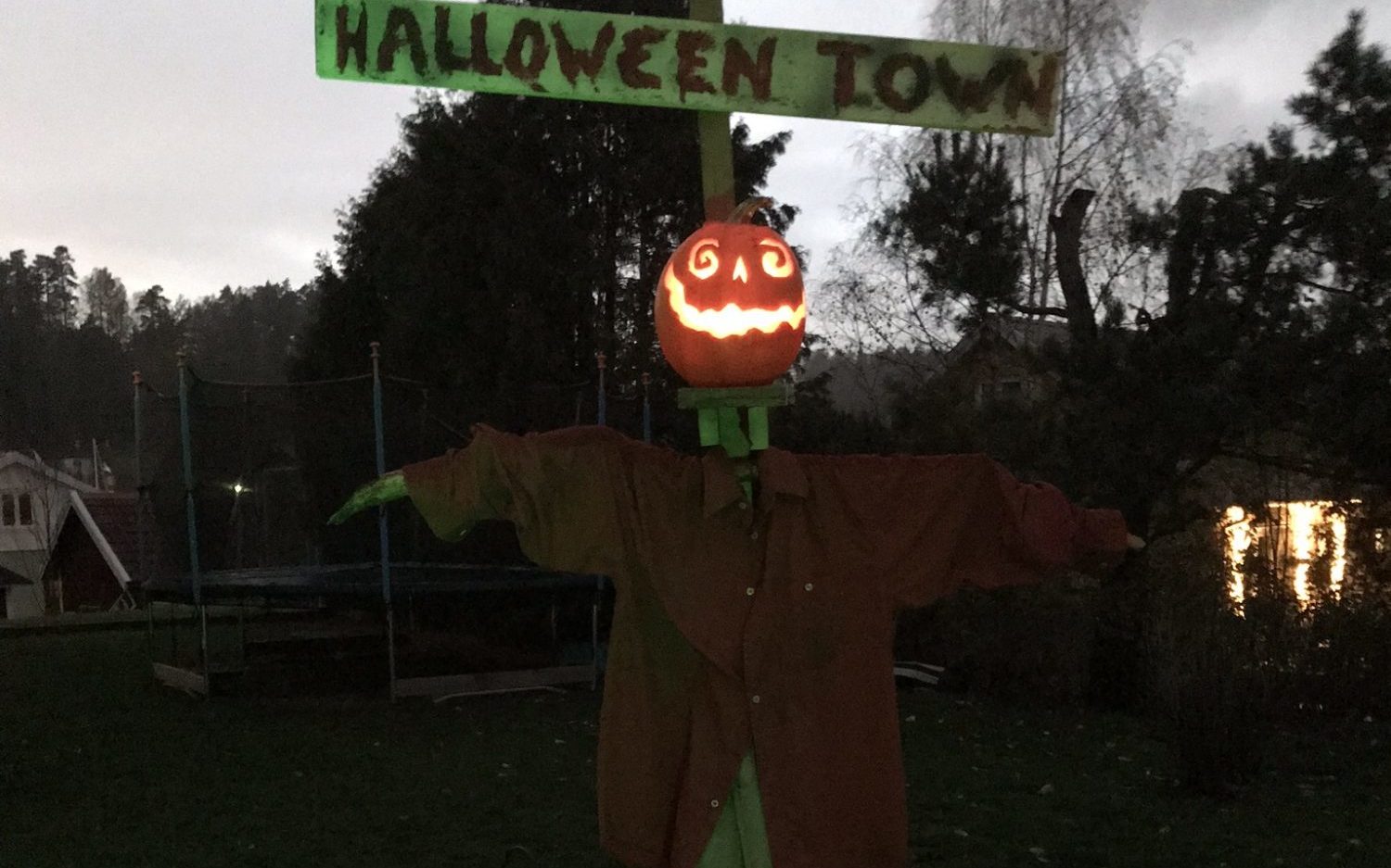 Halloween Eventkraft tema e1562074012205 - En bolagsstämma, eller årsstämma som det också kallas, kan arrangeras i många olika miljöer. Hos Eventkraft hittar du allt du behöver för att skapa en bra inramning oavsett vilken lokal det gäller. Vi har effektiva hjälpmedel för att  förmedla ett tydligt budskap under stämman - så att man ser och hör på bästa sätt. Vi är vana att jobba i allt från idrottsarenor, mässhallar, konferenslokaler, aulor och fabrikslokaler i dessa sammanhang.