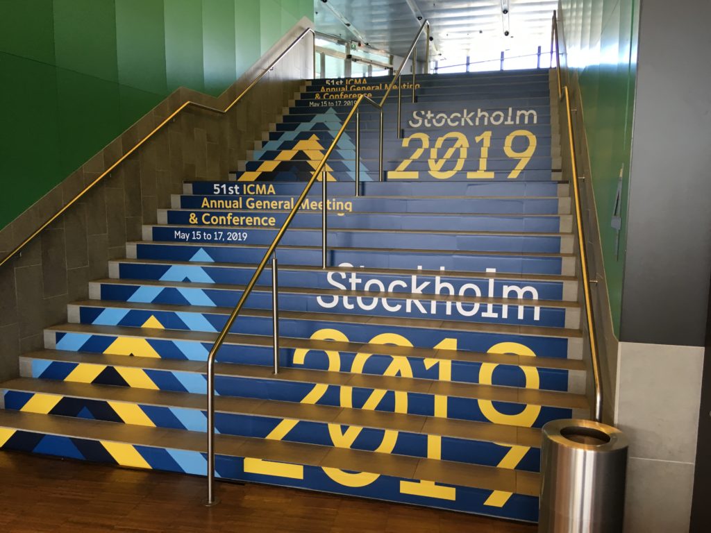 IDEI Waterfront Johnny 3 - Vi levererar utställningsväggar och belysning till produktionsbolaget IDEI i samband med ett konferens och mässevent på Stockholm Waterfront.