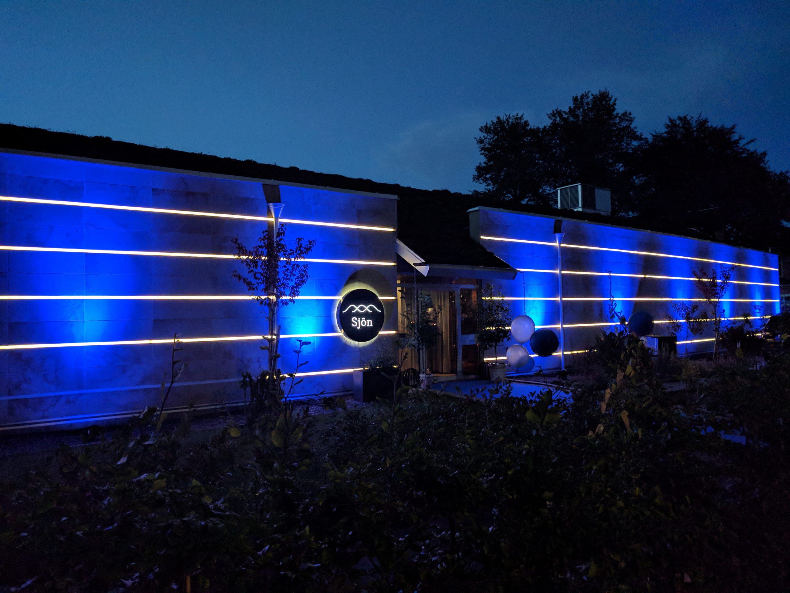 Företags event Contrast på sjön sep 2017 Wetter 2 scaled - Belysning av byggnader, parker, monument m.m. blir allt vanligare i samband med teknikens utveckling och nya miljövänliga alternativ av ljuskällor som LED.