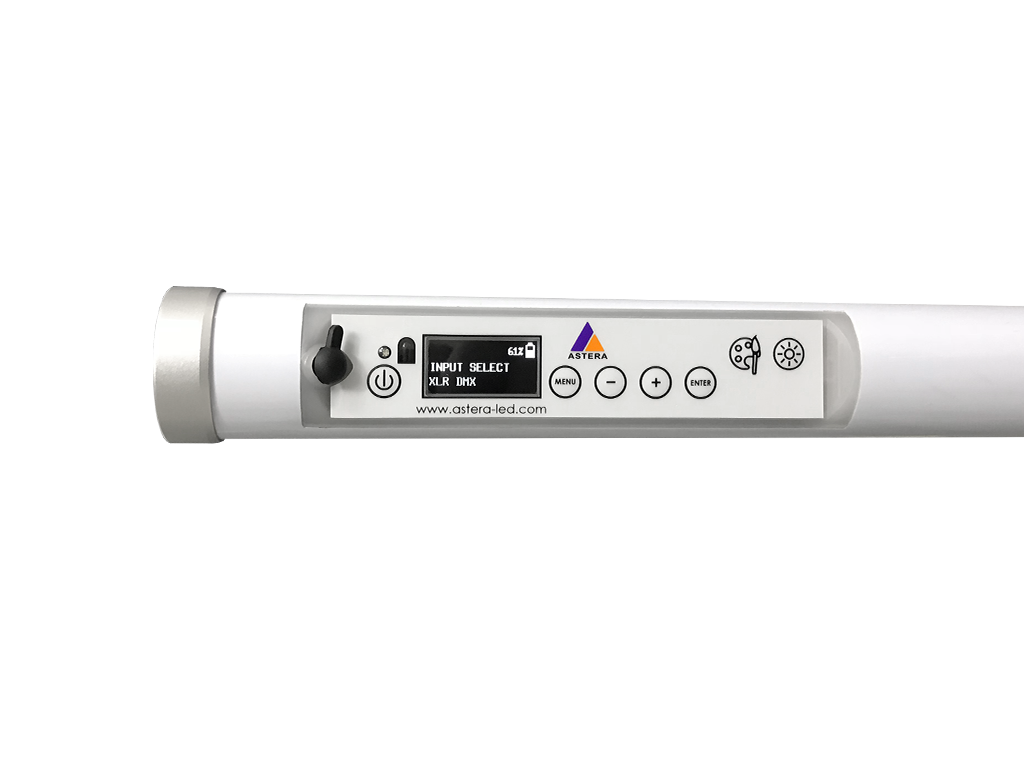 Astera Titan Tube - Astera Titan Tube är det ultimata LED-röret för ljusdesigners, filmskapare, TV-studior, mässor och andra kreativa sammanhang. Röret avger kraftfullt, dimmbart ljus med högkvalitativ färgåtergivning i miljontals färgnyanser och även olika nyanser av vitbalans. Precis som alla Astera-produkter så är detta en armatur som kan användas helt utan sladdar. Trådlös styrning och batterdrift med rejäl driftstid gör detta LED-rör till en mycket uppskattad ljuseffekt med imponerande ljusstyrka samtidigt som den är smidig, enkel och snabb att installera. Hyr Astera Titan Tube från Eventkraft