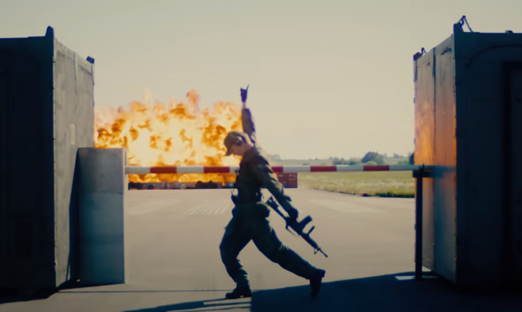 Koenigsegg mini blockbuster x 2020 - Nu har vi möjlighet att erbjuda Martin´s vassa Quantum profil. Denna extremt ljusstarka LED moving head profil kombinerar marknadens högsta kvalitet av vitt ljus med snabb, smidig och naturlig CMY färgblandning och mycket skarpa gobo projiceringar.