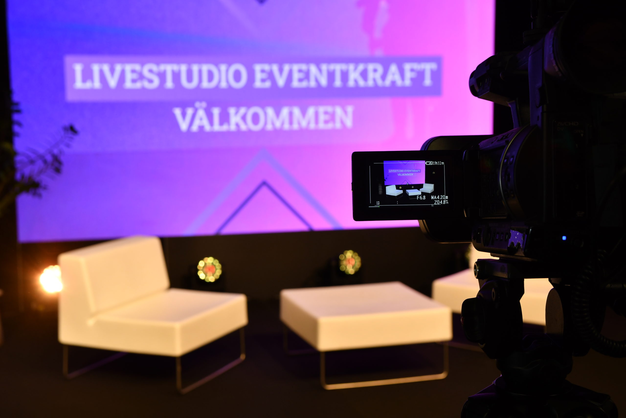 DSC 5341 scaled - Nu har vi möjlighet att erbjuda Martin´s vassa Quantum profil. Denna extremt ljusstarka LED moving head profil kombinerar marknadens högsta kvalitet av vitt ljus med snabb, smidig och naturlig CMY färgblandning och mycket skarpa gobo projiceringar.