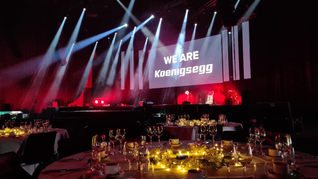 3dec2021 Koenigsegg 1 - Julfest med vintertema till ditt nästa event. Här ser du inspirerande bilder och hittar produkter att hyra