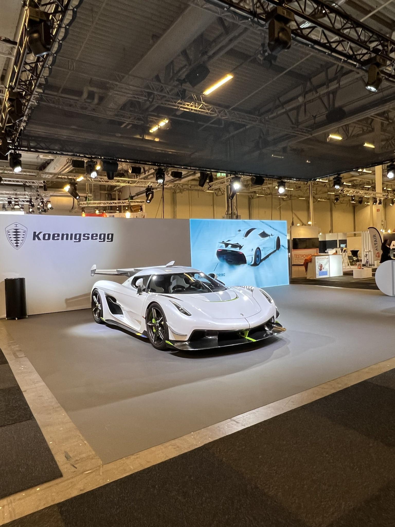 3 gnyGKs9 - I vår hyrshop finns all typ av utrustning till din monter. Kontakta oss för att höra mer om hur vi kan hjälpa dig.