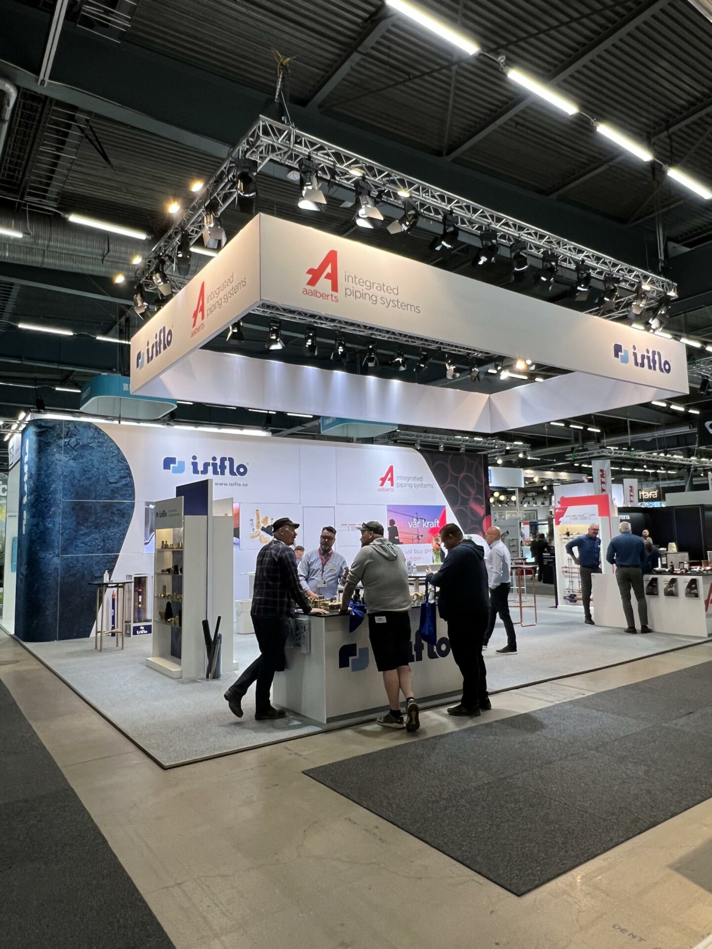 31 e31ClQk - I vår hyrshop finns all typ av utrustning till din monter. Kontakta oss för att höra mer om hur vi kan hjälpa dig.