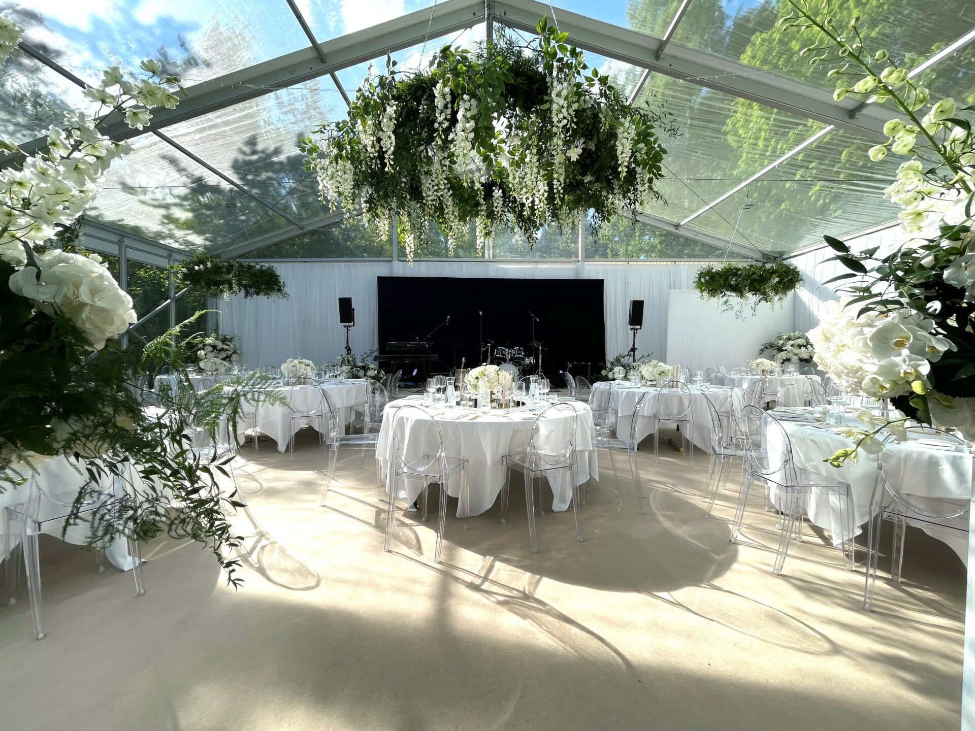 Brollop Arkosund LaGaylia 2022 c edit - Eventkraft hjälper gärna till vid arrangemang av bröllopsfester. Inte nog med att vi bokar artister och underhållning som kan bidra till en minnesvärd fest, vi har även en stor mängd utrustning som kan hyras för att förbättra festens förutsättningar.