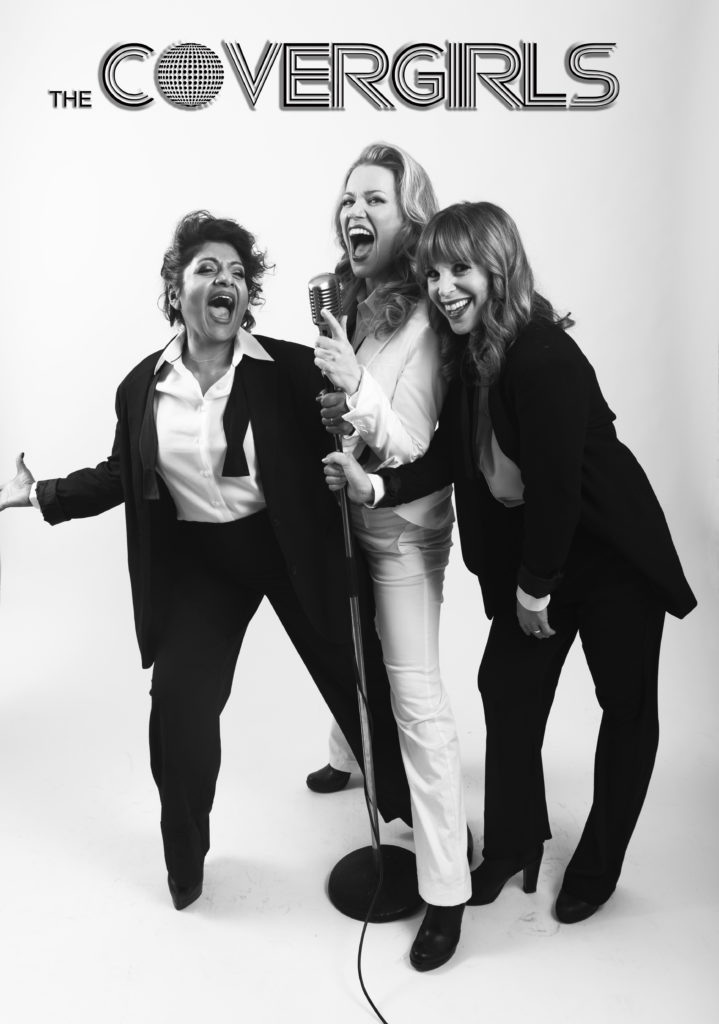 The Covergirls - The Covergirls erbjuder helhetslösningar som gör kvällen till en fullträff – snygga, fartfyllda och lyxiga shower med stark sång och koreografi. Repertoaren sträcker sig från de skönaste soullåtarna till de ösigaste rockdängorna, via ABBA, svensk pop nu & då…och naturligtvis disco!Söker ni pianist och cocktaillåtar under minglet då gästerna anländer? En stark konferencier eller moderator som ledsagar er genom kvällen? En DJ som står redo att styra upp dansgolvet i direkt anslutning till showen? Ska showen gästas av en folkkär artist som sjunger sina största hits? Inga problem, det fixar The Covergirls! Covergirls ra mic sv 719x1024 1 - The Covergirls erbjuder helhetslösningar som gör kvällen till en fullträff – snygga, fartfyllda och lyxiga shower med stark sång och koreografi. Repertoaren sträcker sig från de skönaste soullåtarna till de ösigaste rockdängorna, via ABBA, svensk pop nu & då…och naturligtvis disco!Söker ni pianist och cocktaillåtar under minglet då gästerna anländer? En stark konferencier eller moderator som ledsagar er genom kvällen? En DJ som står redo att styra upp dansgolvet i direkt anslutning till showen? Ska showen gästas av en folkkär artist som sjunger sina största hits? Inga problem, det fixar The Covergirls!