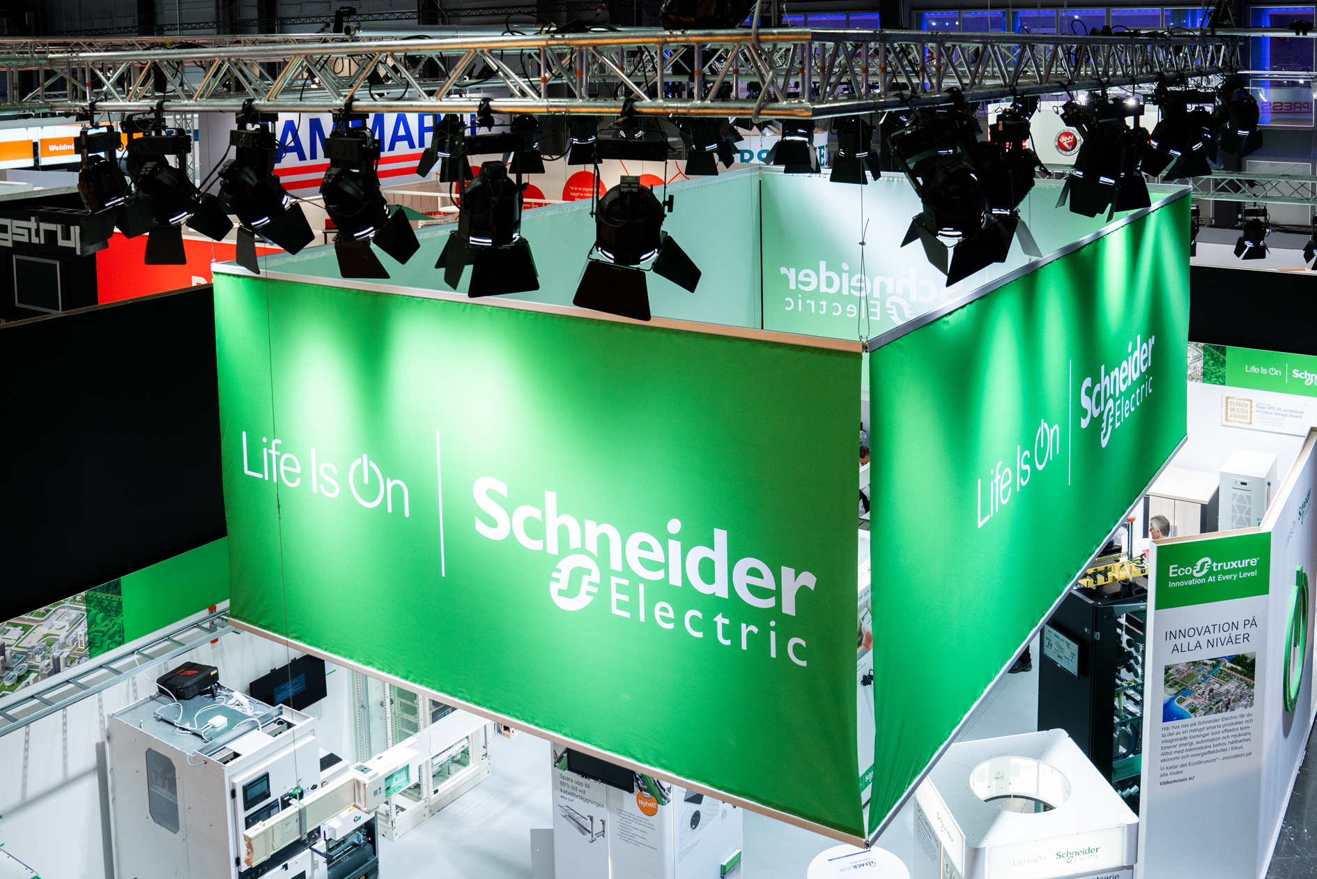 DSC6111 - I vår hyrshop finns all typ av utrustning till din monter. Kontakta oss för att höra mer om hur vi kan hjälpa dig.