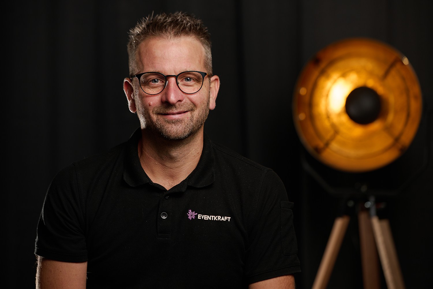 DSC 2979 eventkraft20230920 - Den tekniska utvecklingen inom solenergi och grön teknik har tagit stora steg den senaste tiden och Eventkraft fick nyligen förmånen att hjälpa flera utställare med monterteknik på mässan Elmia Solar.