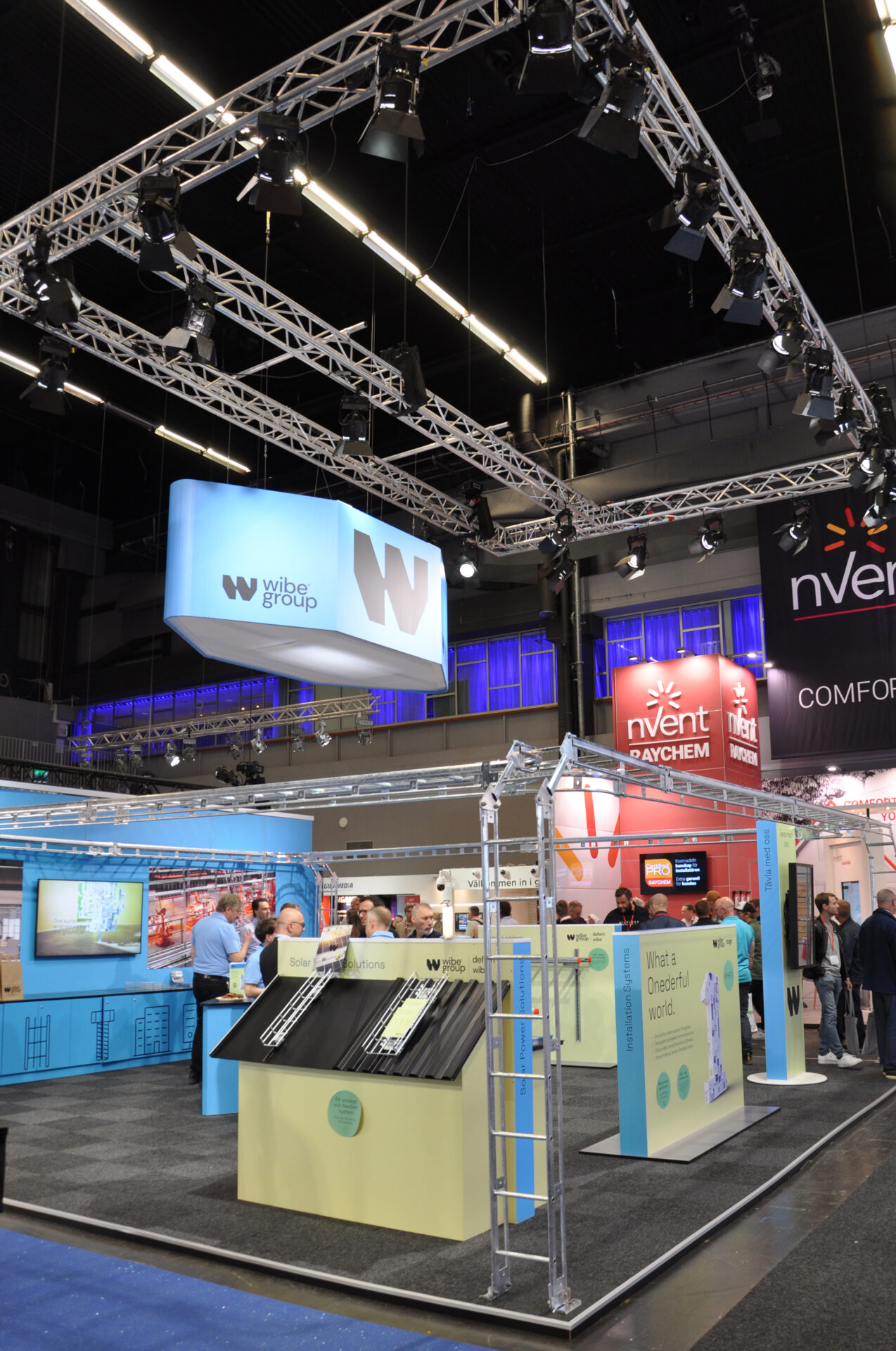 Elfack 2023 WibeGroup - Elektrifiering och digitalisering är nyckelområden inom den pågående samhällsomställningen. Elfack är Skandinaviens viktigaste mässa inom detta område. Därför inte helt förvånande att det blir en hel del ganska avancerad utställar-teknik till montrarna på denna mässa.