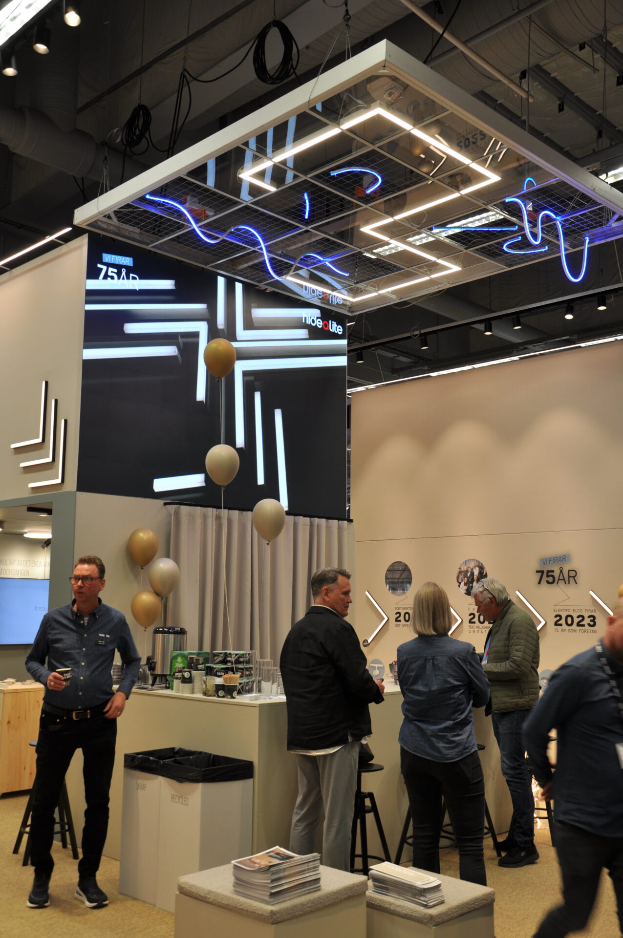 Elfack2023 Hidealite - Elektrifiering och digitalisering är nyckelområden inom den pågående samhällsomställningen. Elfack är Skandinaviens viktigaste mässa inom detta område. Därför inte helt förvånande att det blir en hel del ganska avancerad utställar-teknik till montrarna på denna mässa.