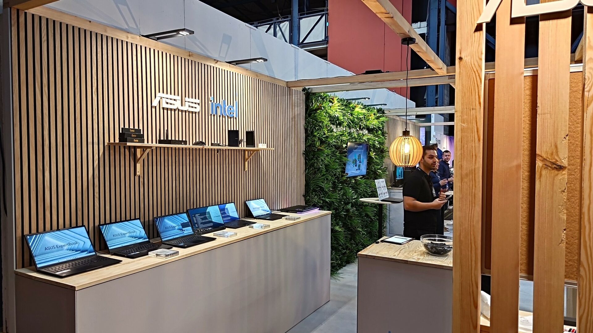 Exertis 2 edit - I vår hyrshop finns all typ av utrustning till din monter. Kontakta oss för att höra mer om hur vi kan hjälpa dig.