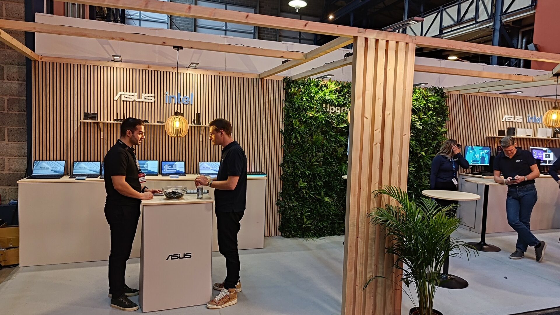 Exertis 3 - I vår hyrshop finns all typ av utrustning till din monter. Kontakta oss för att höra mer om hur vi kan hjälpa dig.