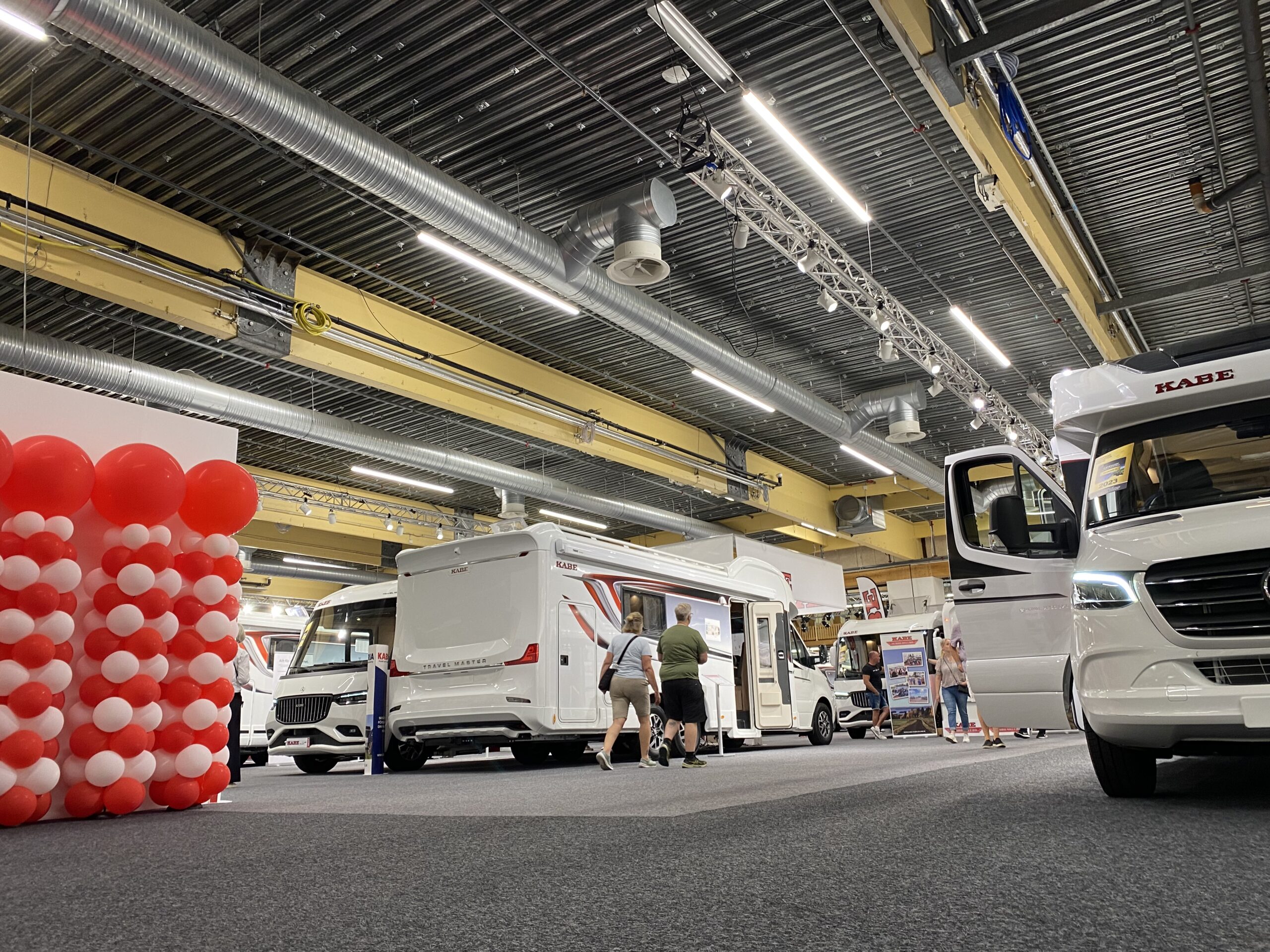 Foto 2023 09 07 16 46 50 scaled - I vår hyrshop finns all typ av utrustning till din monter. Kontakta oss för att höra mer om hur vi kan hjälpa dig.