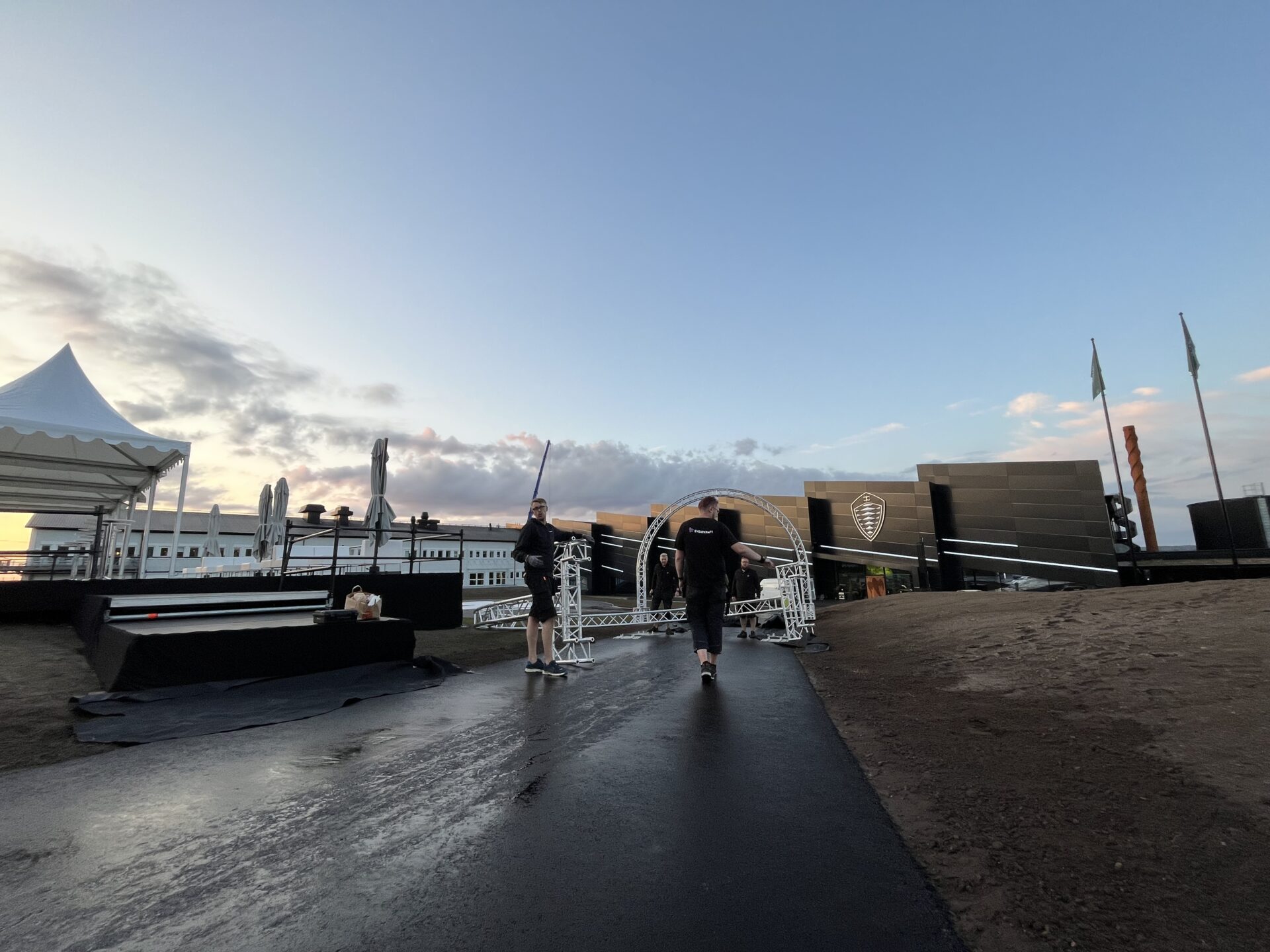 IMG 5311 - Eventkraft levererar tekniska lösningar, artister m.m. till Koenigseggs stora sommar-träff på flygfältet i Ängelholm.