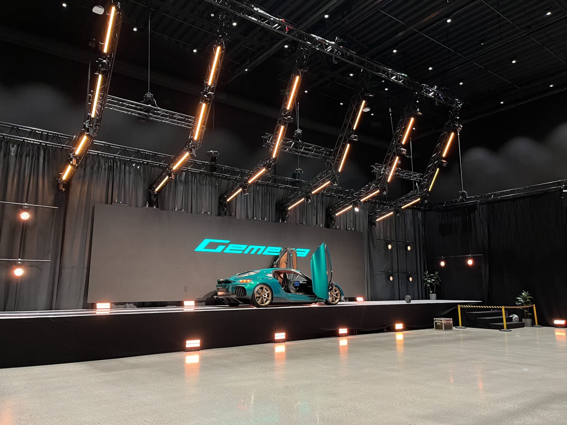 IMG 5357 - Eventkraft levererar tekniska lösningar, artister m.m. till Koenigseggs stora sommar-träff på flygfältet i Ängelholm.