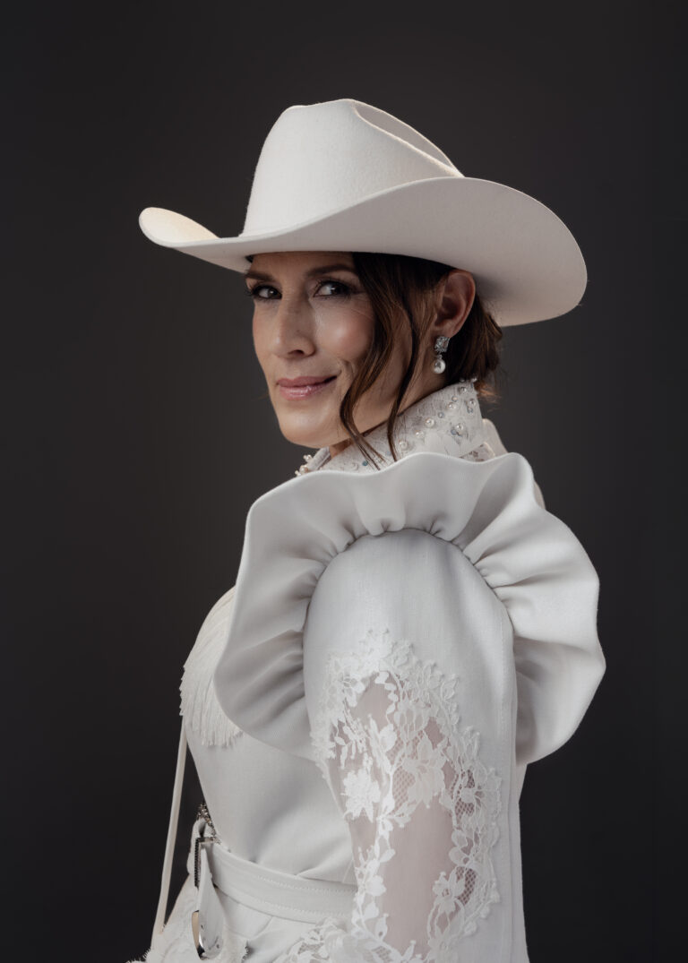 Jill Johnson - Vi har band, shower och massor av annat som passar vid t.ex. fest, scen, konsert, event, festival, teater m.m. Vi har dessutom gjort grovjobbet åt dig och sållat fram det bästa ur gyttret som finns på nätet idag – så när du bokar genom oss har du garanterat bra, beprövad och prisvärd underhållning!