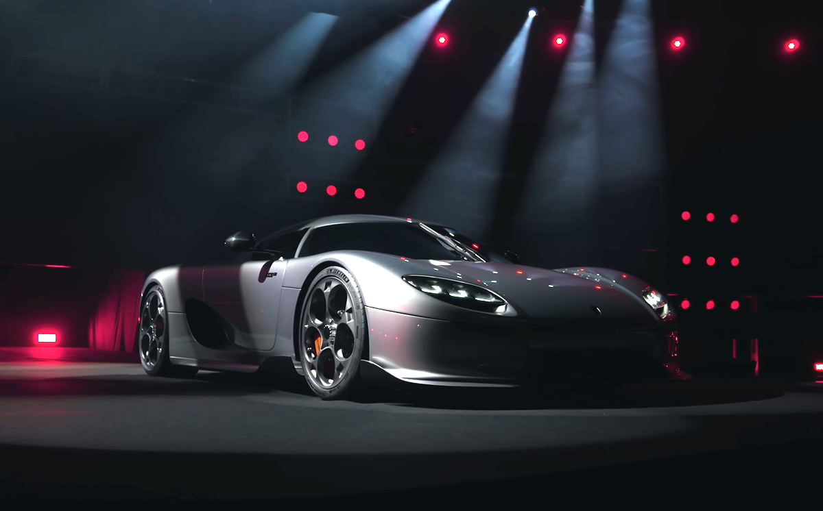 Koenigsegg Elmia2022 - Båda arrangemangen blev välbesökta och vid invigningen av Braheborg-färjan uppträdde även artister och band på en särskilt uppbyggd scen ombord. Eventet var en utmaning då det genomfördes i mitten av januari med riktigt låga temperaturer. Förutom scen levererade Eventkraft även LED-skärmar, ljudsystem, tyger och belysning.