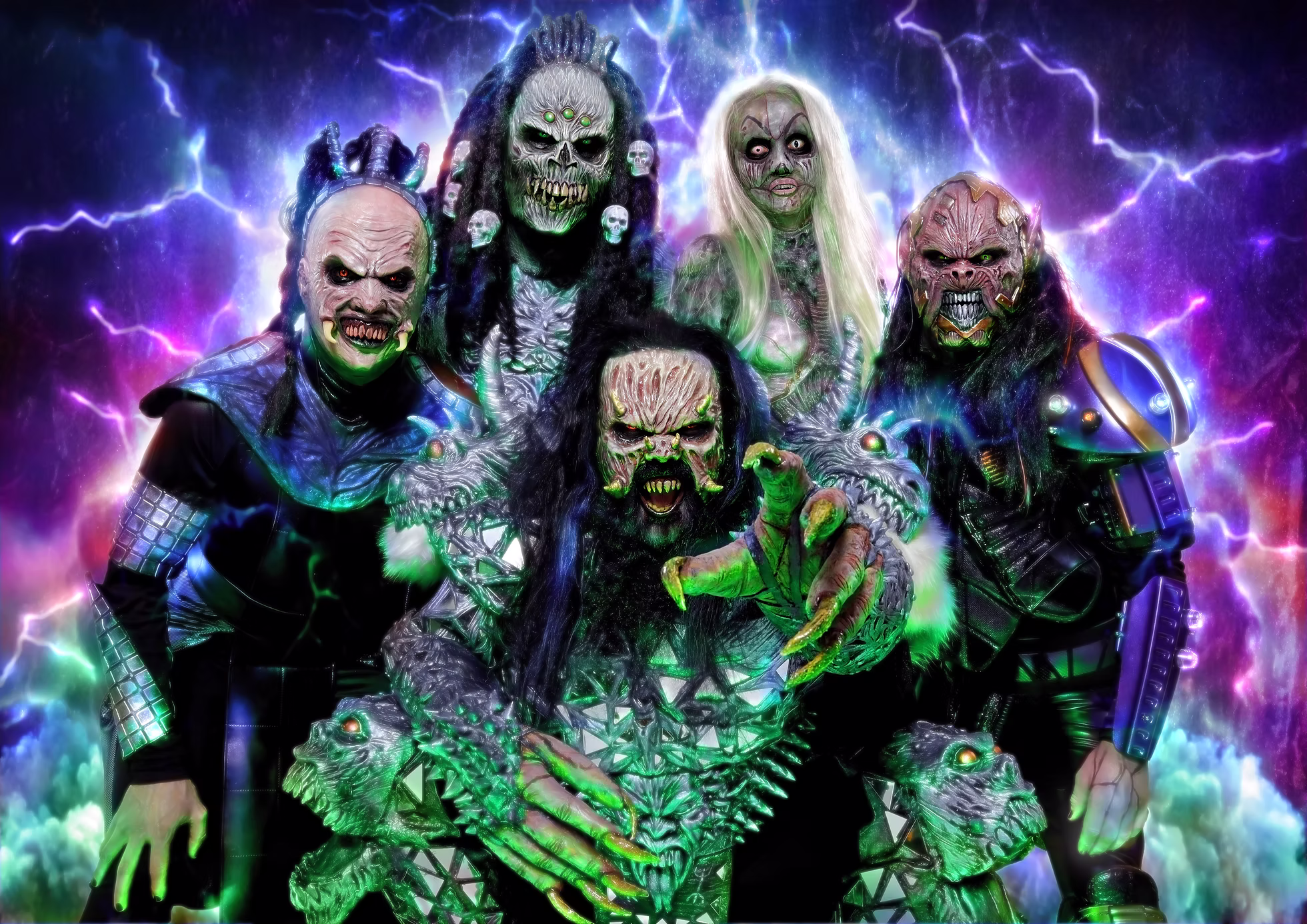 Lordi - ”Underhållande… förbluffande… galet roligt… tänkvärt och lärorikt”. Så kommenterar eventarrangörer och företag som valt Erik Olkiewicz till att underhålla på deras kickoffer, konferenser och event. Eriks show har allt du söker – högt tempo, teambuilding, tätt mellan skratten och användbara verktyg. Det finns ingen annan underhållning som ger så många skratt. Om du aldrig har sett någon bli hypnotiserad till att glömma bort hur man dricker ett glas vatten, så har du missat något stort!
