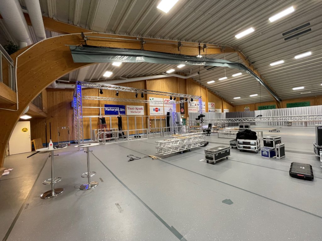 Nibe årsstämma & 70-årsjubileum - Nibe Industrier kontaktade Eventkraft för att få hjälp med genomförandet av sin årsstämma. Efter pandemin kunde man återuppta en publik stämma, men man ville också ha en viss förändring mot tidigare års upplägg och utseende. Nibe30 1024x768 1 - Nibe Industrier kontaktade Eventkraft för att få hjälp med genomförandet av sin årsstämma. Efter pandemin kunde man återuppta en publik stämma, men man ville också ha en viss förändring mot tidigare års upplägg och utseende.