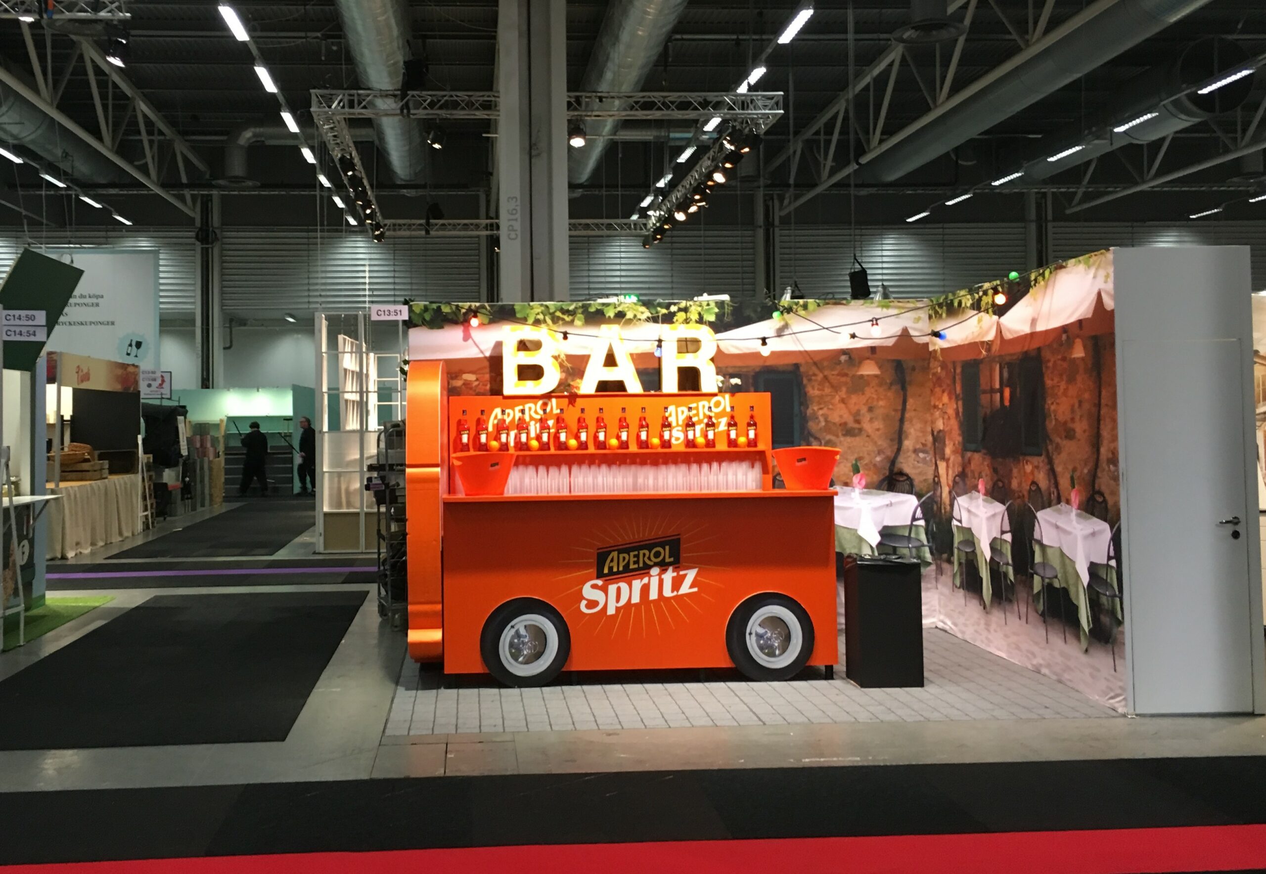 aperol scaled - I vår hyrshop finns all typ av utrustning till din monter. Kontakta oss för att höra mer om hur vi kan hjälpa dig.