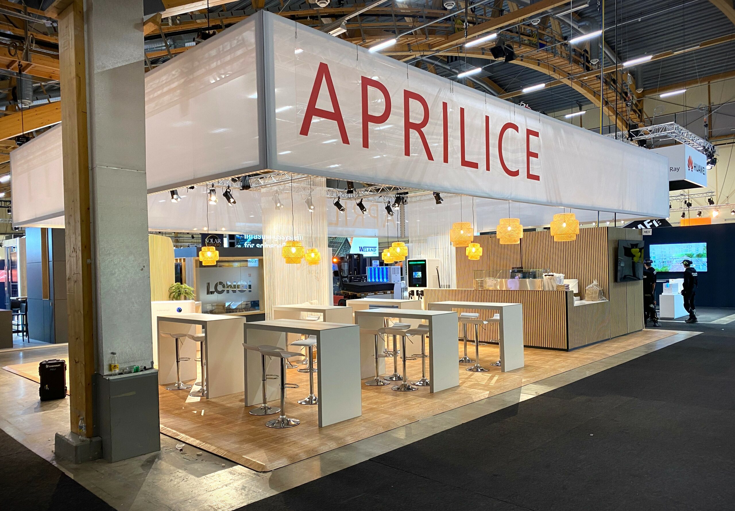 aprilice edit scaled - Den tekniska utvecklingen inom solenergi och grön teknik har tagit stora steg den senaste tiden och Eventkraft fick nyligen förmånen att hjälpa flera utställare med monterteknik på mässan Elmia Solar.