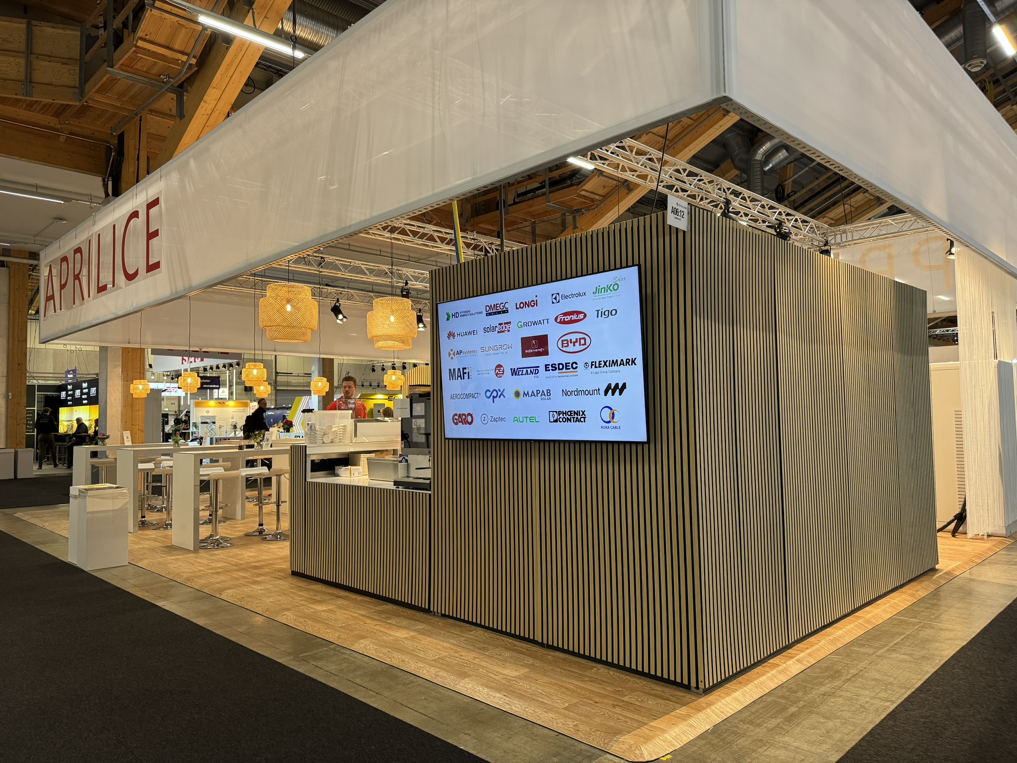 elmia solar 2024 aprilice 3 - Den tekniska utvecklingen inom solenergi och grön teknik har tagit stora steg den senaste tiden och Eventkraft fick nyligen förmånen att hjälpa flera utställare med monterteknik på mässan Elmia Solar.