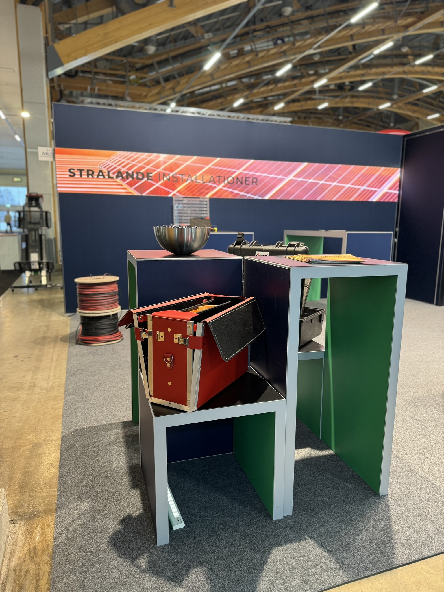 elmia solar 2024 melbye 5 - Den tekniska utvecklingen inom solenergi och grön teknik har tagit stora steg den senaste tiden och Eventkraft fick nyligen förmånen att hjälpa flera utställare med monterteknik på mässan Elmia Solar.