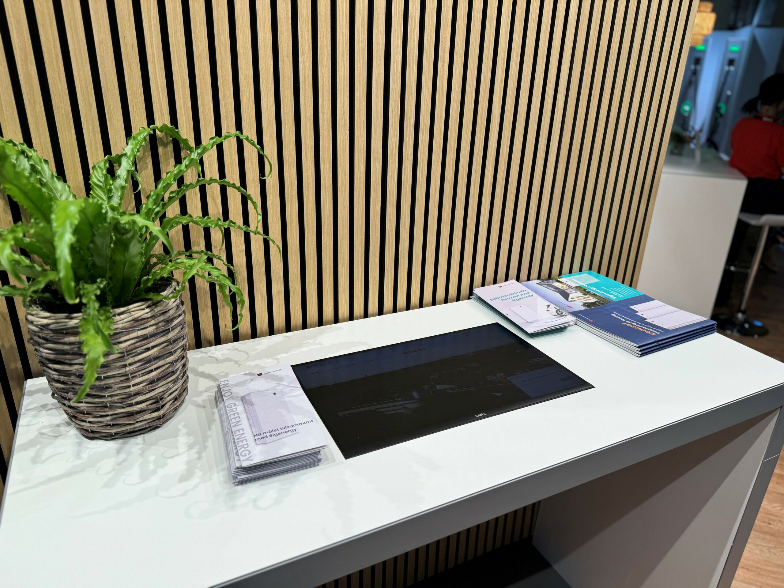 elmia solar aprilice 4 scaled - Den tekniska utvecklingen inom solenergi och grön teknik har tagit stora steg den senaste tiden och Eventkraft fick nyligen förmånen att hjälpa flera utställare med monterteknik på mässan Elmia Solar.