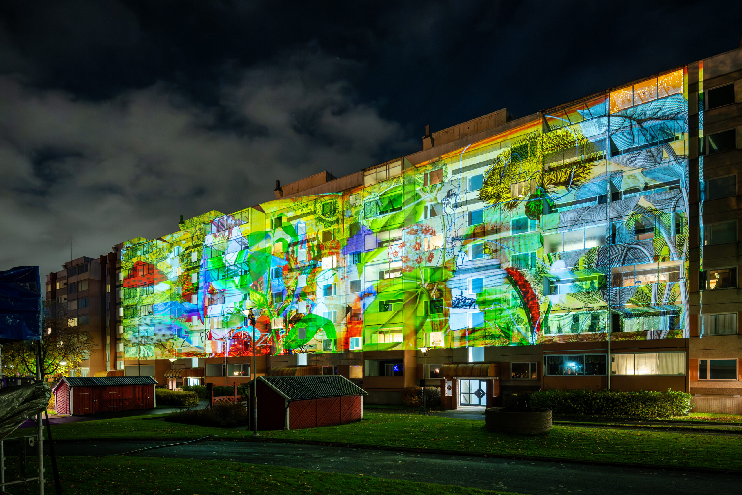 humanlightsfestival DSC 4475 scaled - Belysning av byggnader, parker, monument m.m. blir allt vanligare i samband med teknikens utveckling och nya miljövänliga alternativ av ljuskällor som LED.