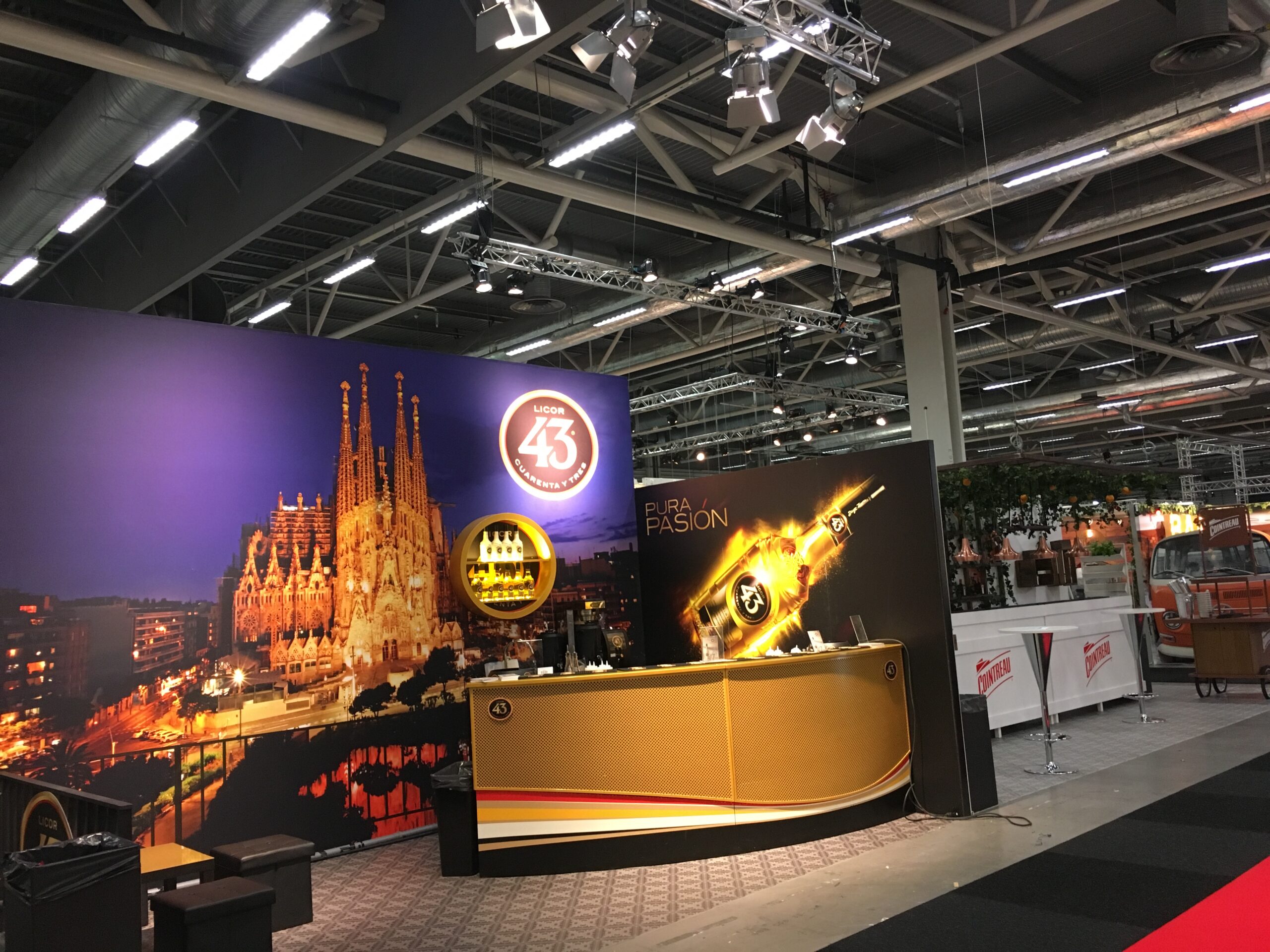 img job 5824eb22ab5ee scaled - I vår hyrshop finns all typ av utrustning till din monter. Kontakta oss för att höra mer om hur vi kan hjälpa dig.