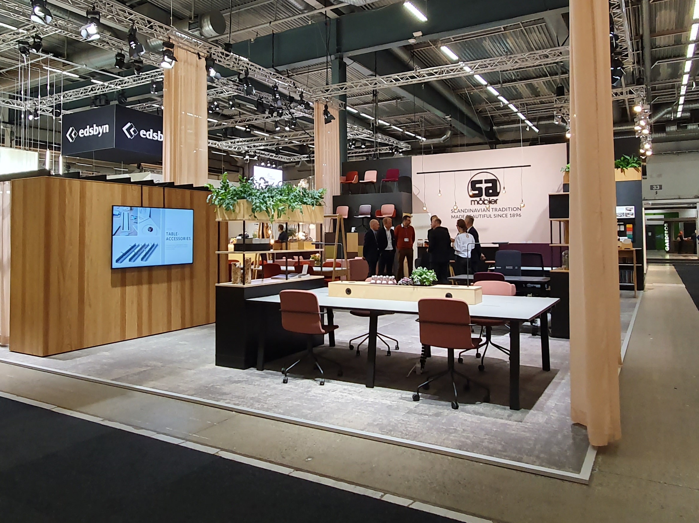 img monter 5e39f9b800bb7 SAmobler Alfons - I vår hyrshop finns all typ av utrustning till din monter. Kontakta oss för att höra mer om hur vi kan hjälpa dig.