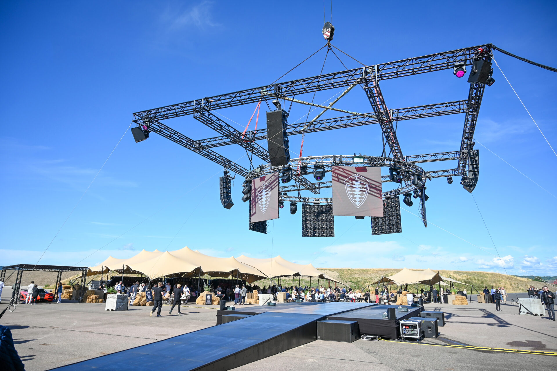 koenigsegg DSC 2164 - Eventkraft levererar tekniska lösningar, artister m.m. till Koenigseggs stora sommar-träff på flygfältet i Ängelholm.