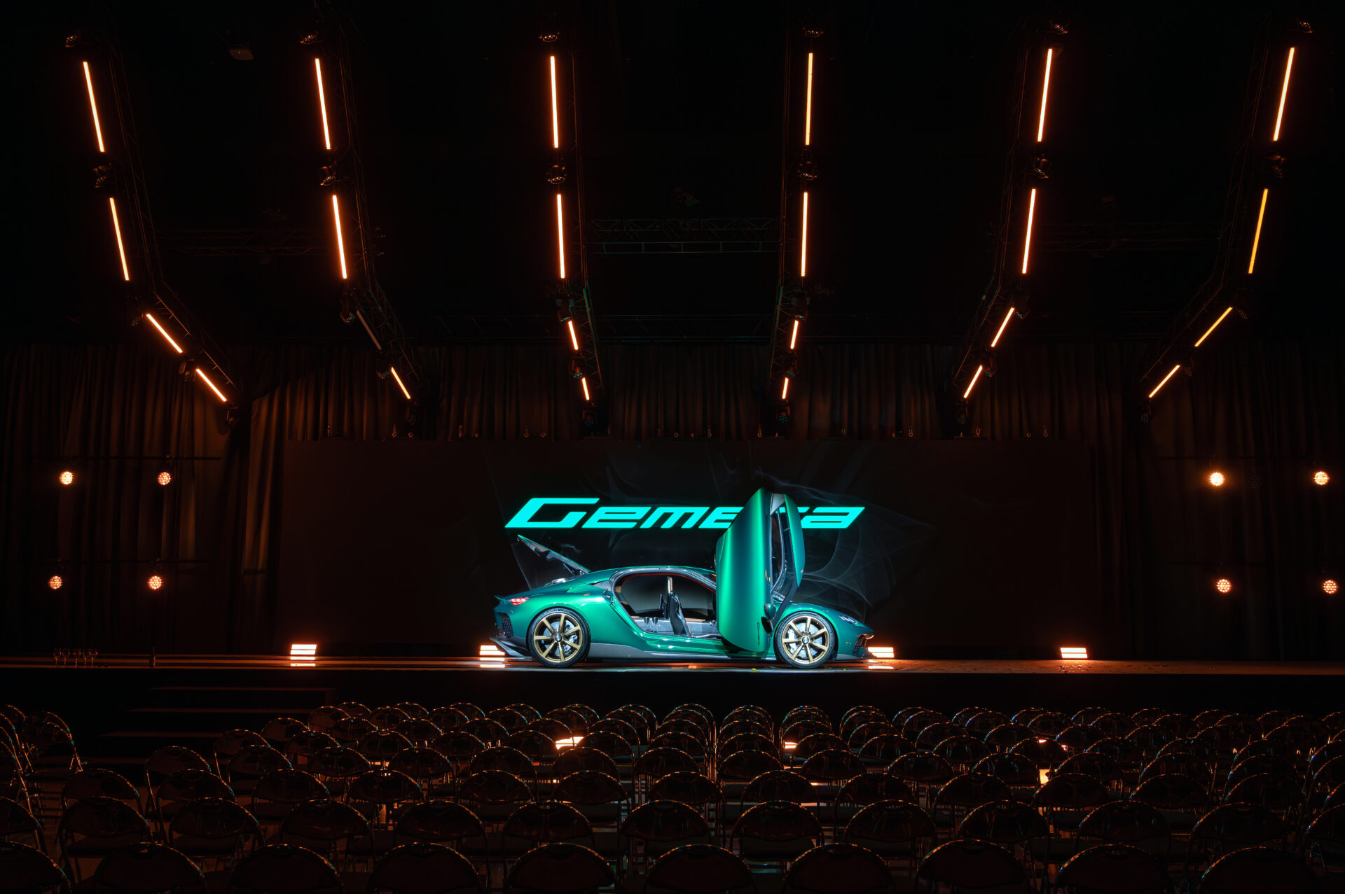 koenigsegg DSC 2488 Fo╠erba╠ettrat BR - Eventkraft levererar tekniska lösningar, artister m.m. till Koenigseggs stora sommar-träff på flygfältet i Ängelholm.